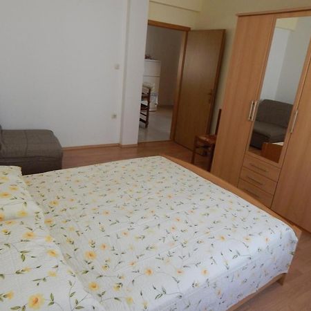 Apartments Zoki - Great Location Close To The Sea Vis Kültér fotó