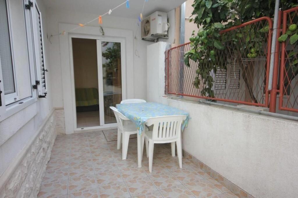 Apartments Zoki - Great Location Close To The Sea Vis Kültér fotó