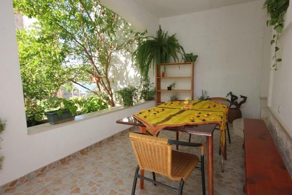 Apartments Zoki - Great Location Close To The Sea Vis Kültér fotó