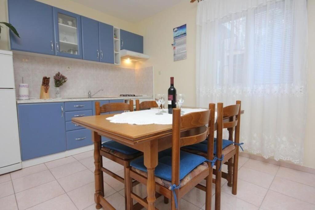 Apartments Zoki - Great Location Close To The Sea Vis Kültér fotó